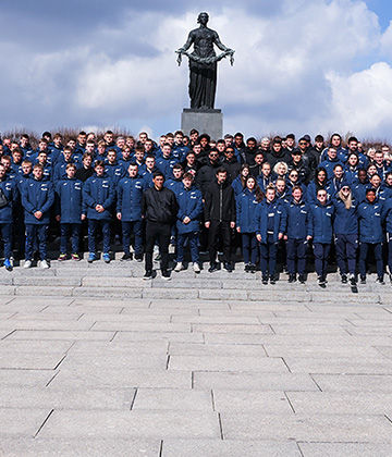The club honours the memory of the victims of the Great Patriotic War at the Piskaryovskoye Memorial Cemetery