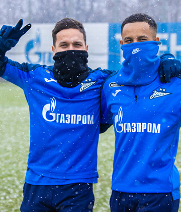 Photos from opening training in the snow before the match with Orenburg