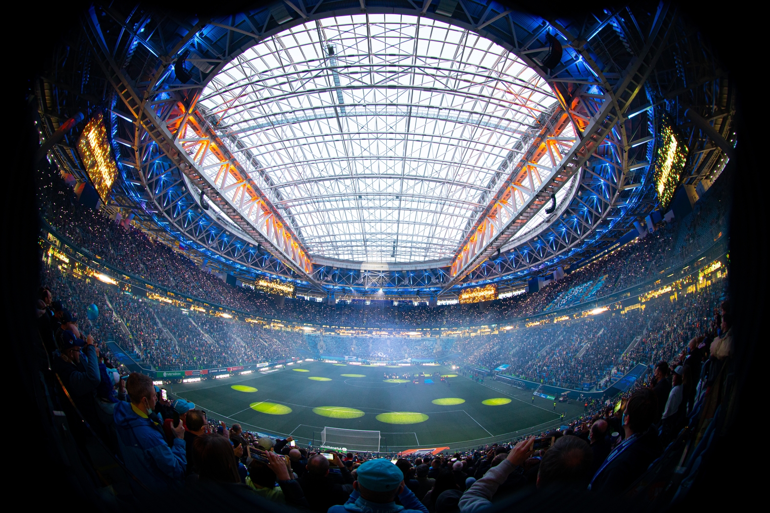 Вместимости стадиона санкт петербург. Зенит Арена вместимость зрителей. Стадион Зенит Арена.