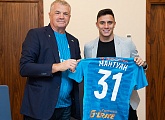 Gustavo Mantuan selects his squad number