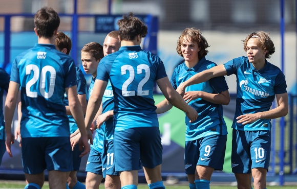 Zenit U17s put Lokomotiv Moscow to the sword