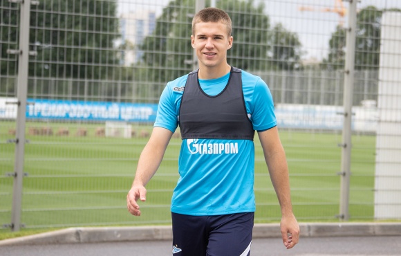 Yaroslav Mikhailov joins Zenit but will spend the season on loan at Orenburg