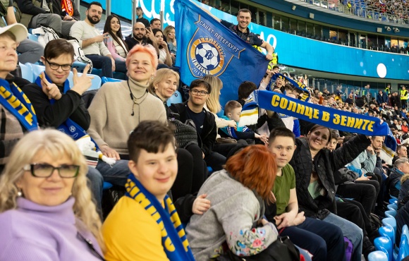 Thousands of disabled fans watch Russia v Iraq as guests of Zenit and the RFU