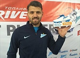 Yuri Lodygin wins the prize of G-Drive. Best player in February