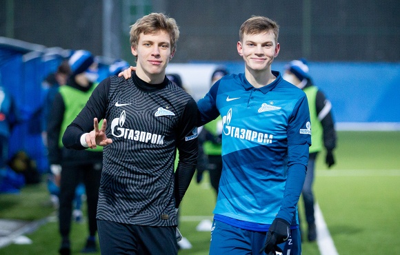 Odoevsky and Khotulev sign contract extensions with the club