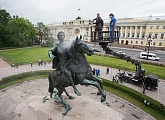 "I feel very proud!": AVB and Malafeev washed the Peter the Great monument