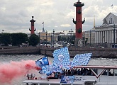 Zenit fan flotilla rocks the Neva