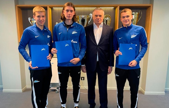 Three Zenit U18s players sign long term deals with the club