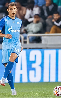 Nuraly Alip makees his 50th Zenit appearance